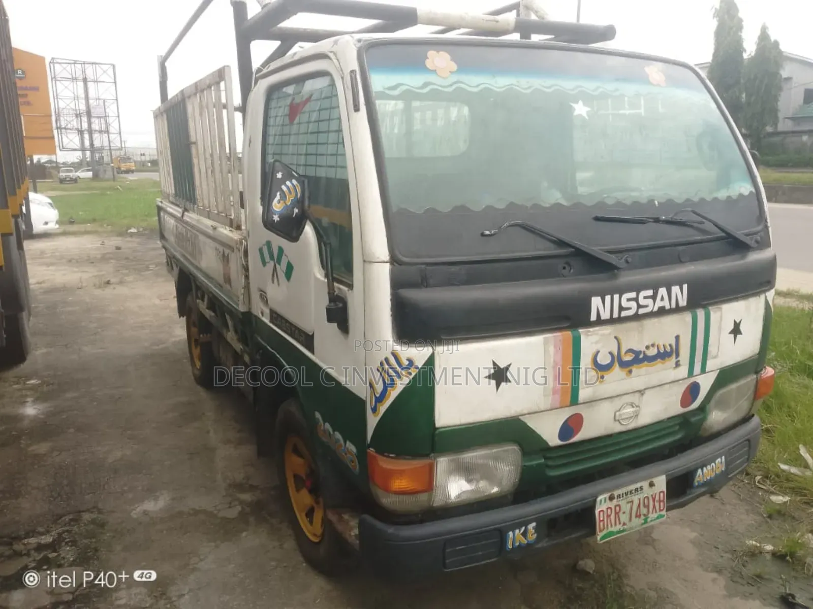 Nissan Pick-Up 2012 White