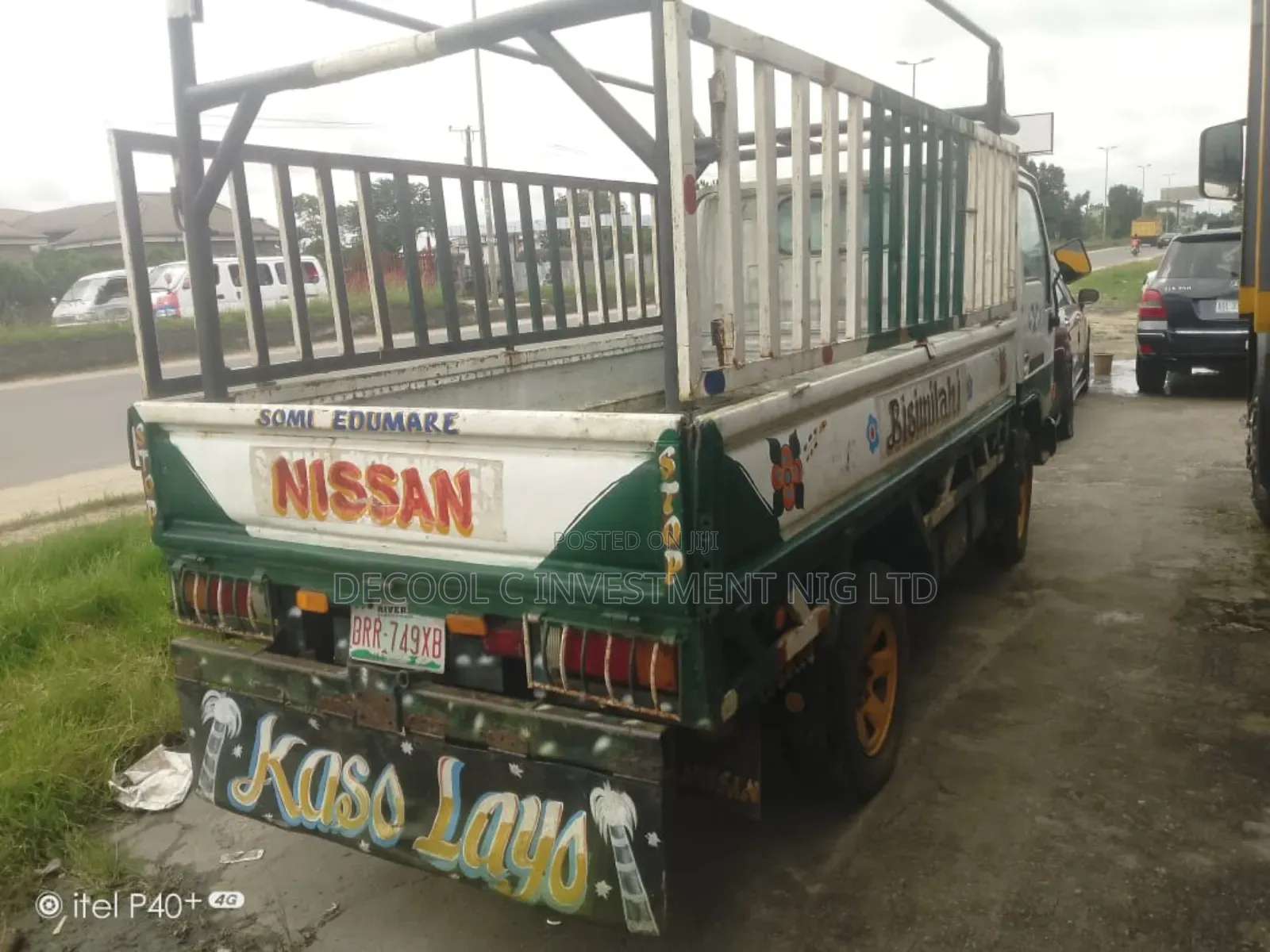 Nissan Pick-Up 2012 White
