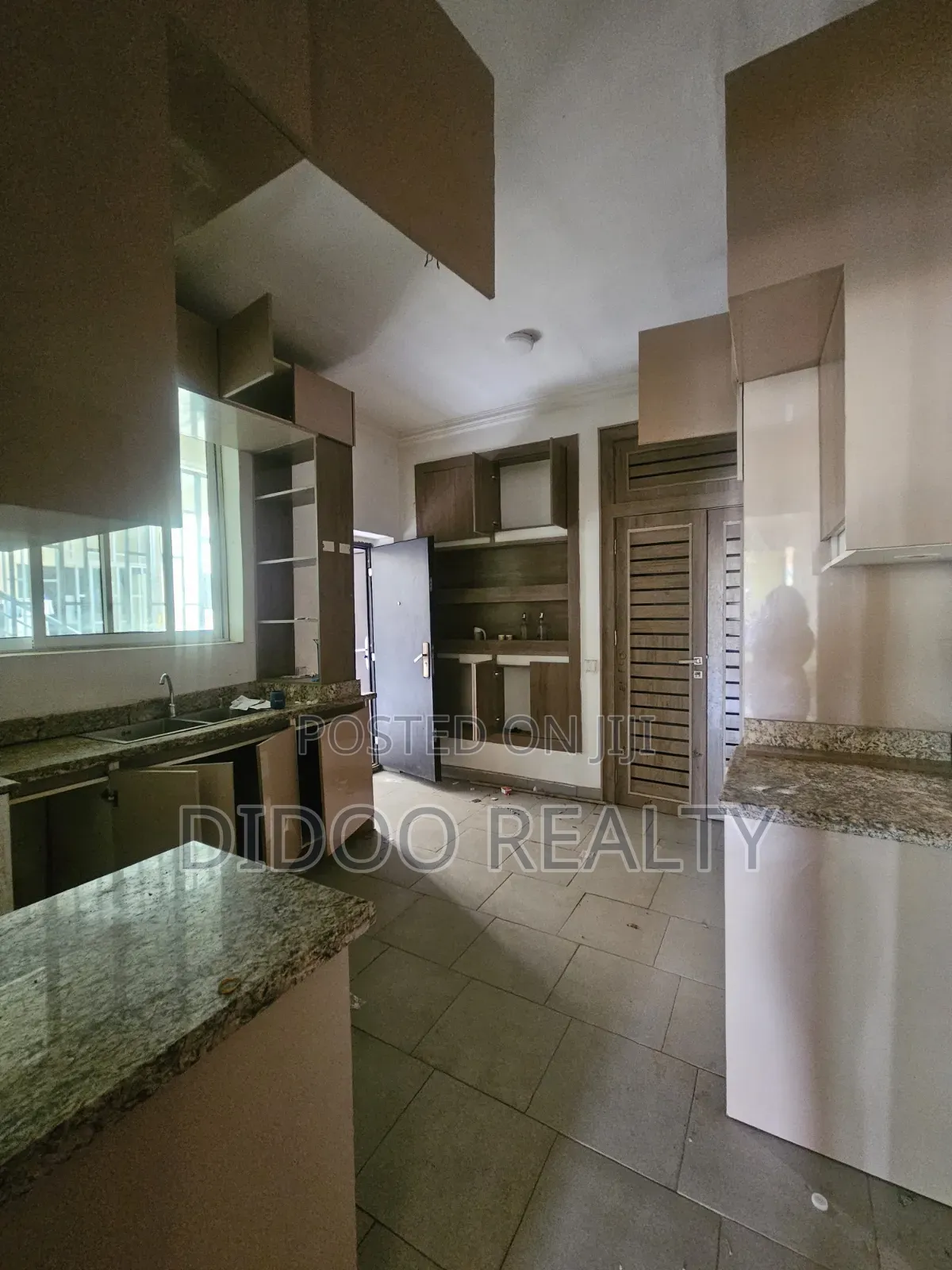 Furnished 3bdrm Apartment in Mabushi for rent