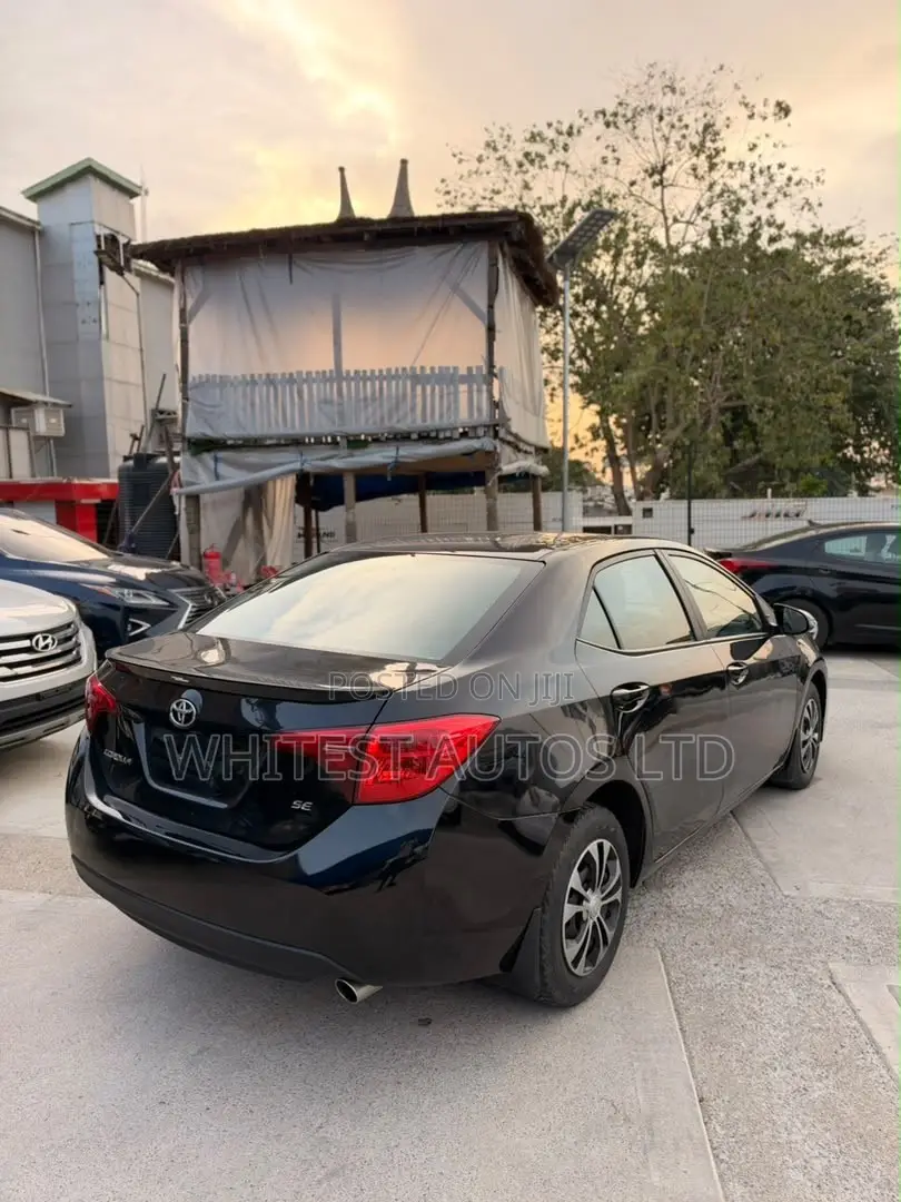 Toyota Corolla SE Special Edition 4dr Sedan (1.8L 4cyl CVT) 2017 Black