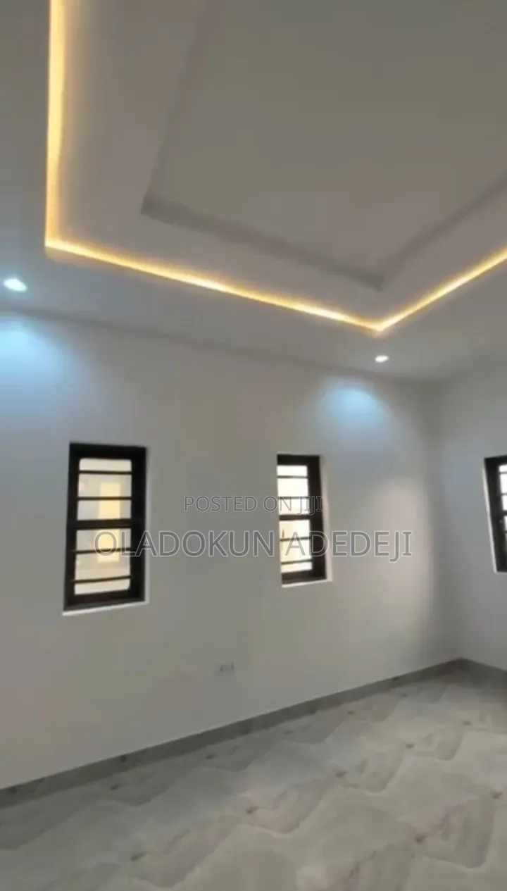 Furnished 2bdrm Block of Flats in Oregon, Oregun for rent