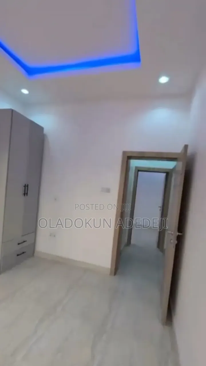 Furnished 2bdrm Block of Flats in Oregon, Oregun for rent