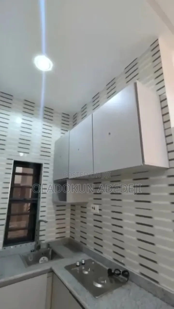 Furnished 2bdrm Block of Flats in Oregon, Oregun for rent
