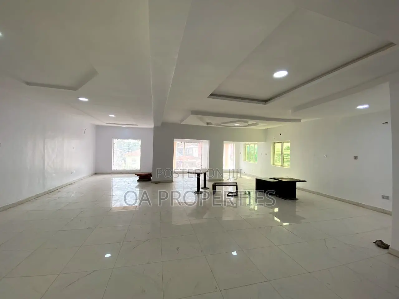 *Newly Built Massive Commercial Building to Let at Eleyele, Ibadan