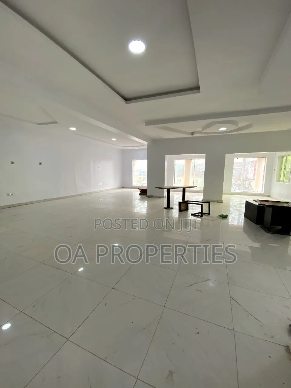 *Newly Built Massive Commercial Building to Let at Eleyele, Ibadan
