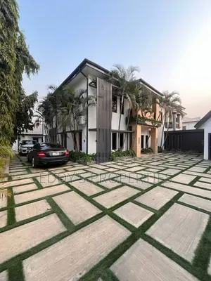 Luxury 5 Bedroom Apartment