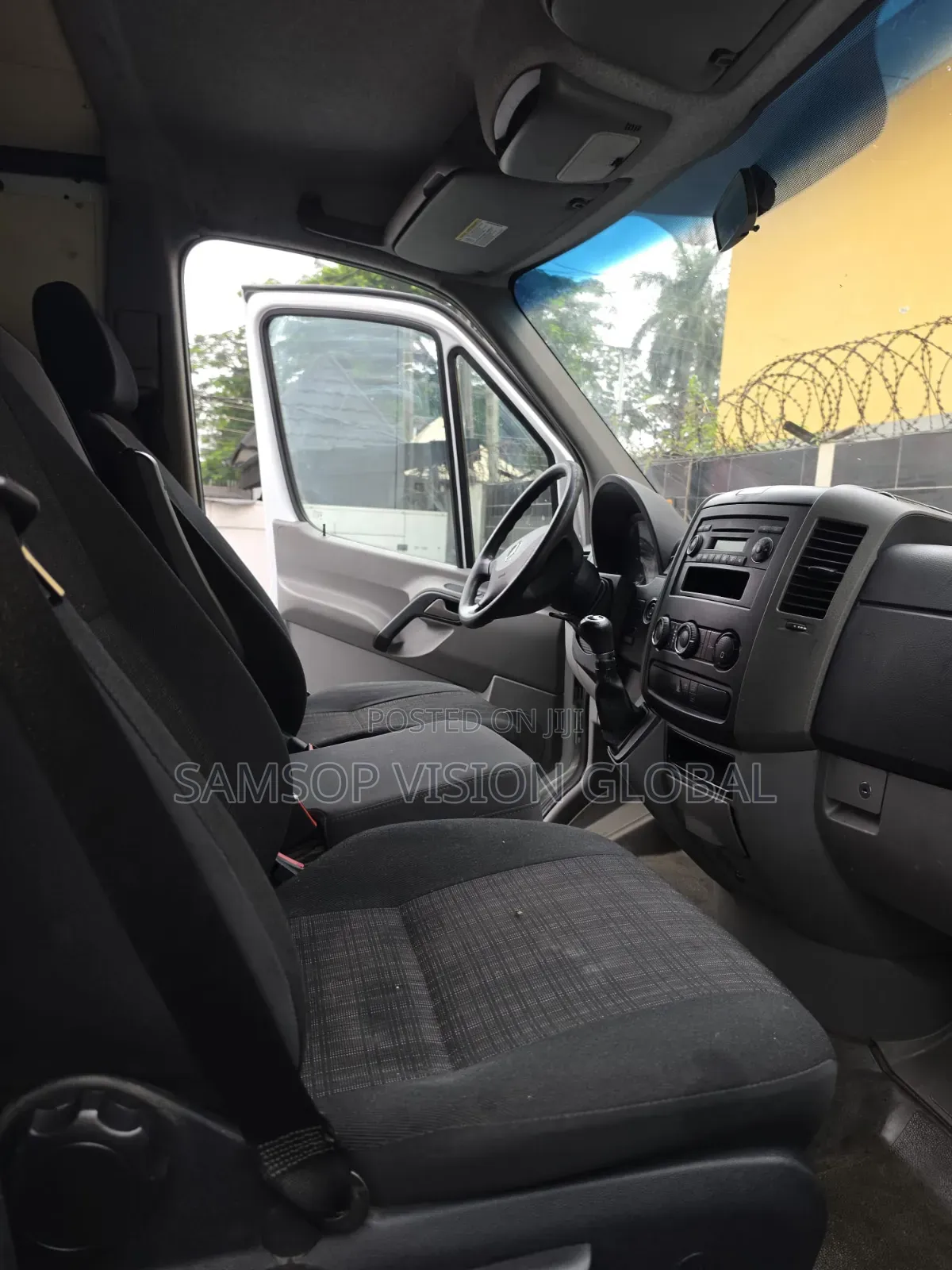 Mercedes Benz Sprinter 2012
