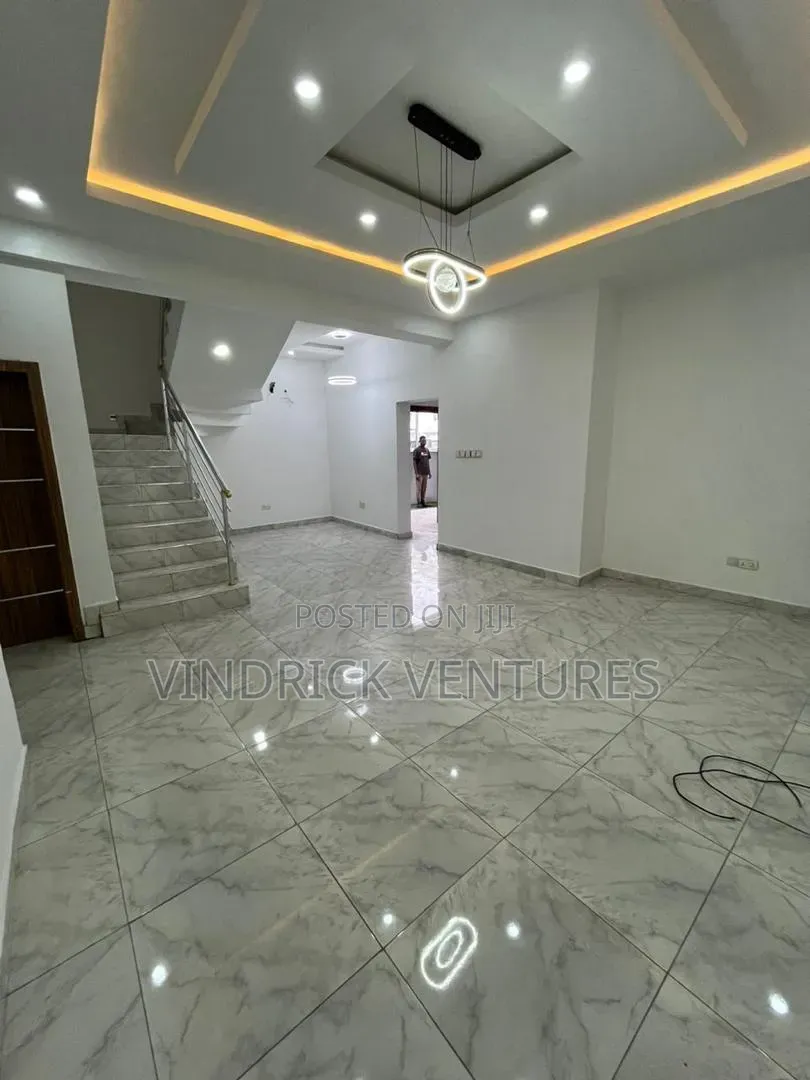 4bdrm Duplex in Lekki Palm City, Ado / Ajah for sale