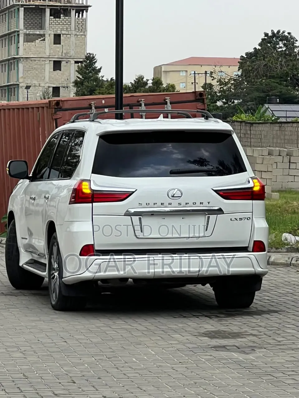 Lexus LX 570 (5 seats) AWD 2016 White