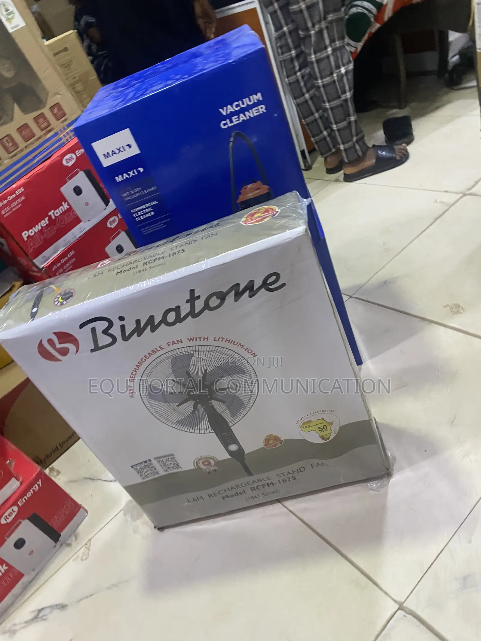 Binatone RCFM-1875 Indoor Pedestal Fan With Rechargeable Power