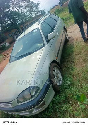 Toyota Avensis 2.0 D Verso 2002 Green