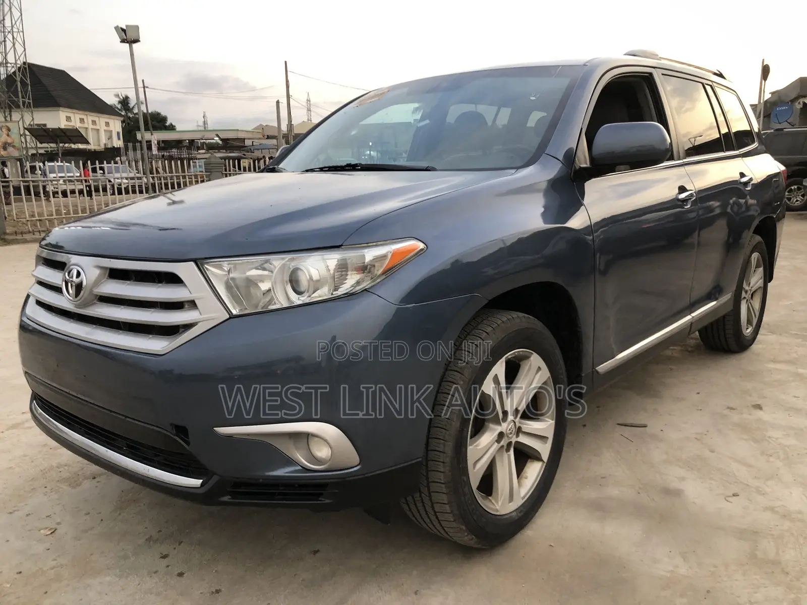 Toyota Highlander 3.5L 4WD 2013 Gray