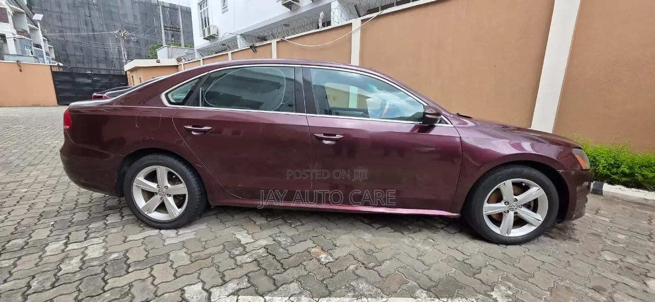 Volkswagen Passat 2.5 SE 2012 Burgundy
