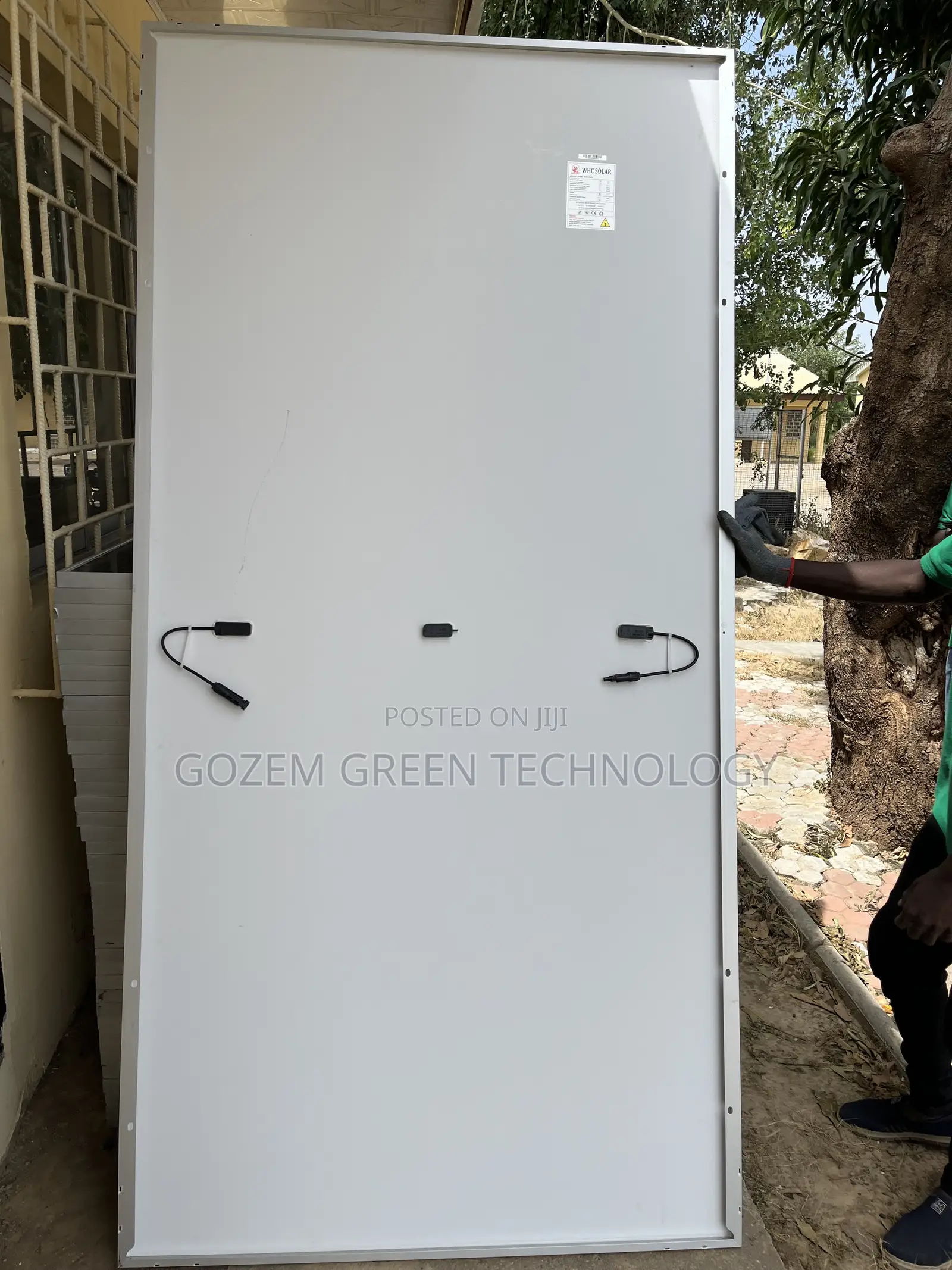 590W Solar Panel