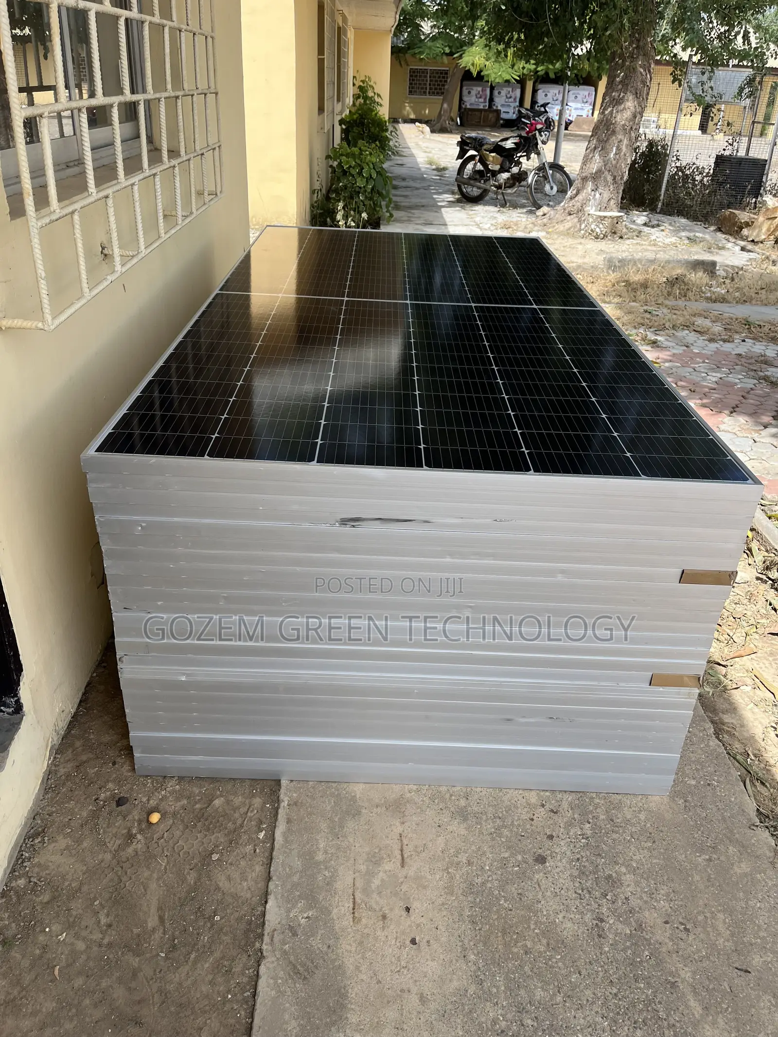 590W Solar Panel