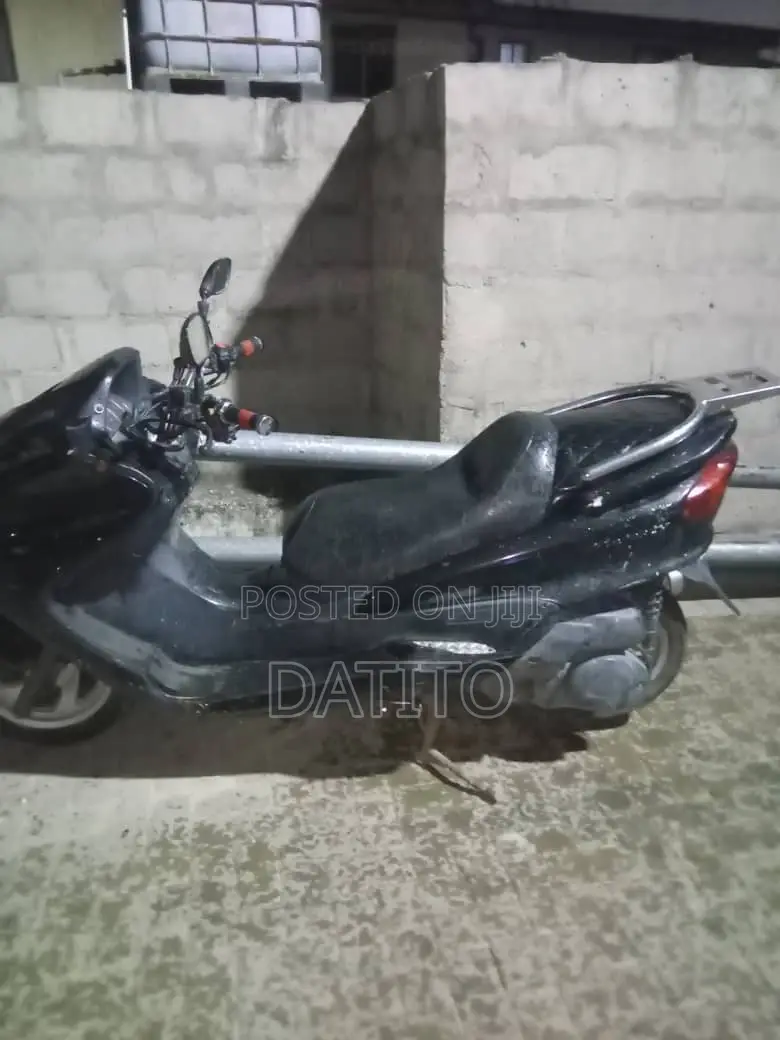 Yamaha Majesty 2023 Black