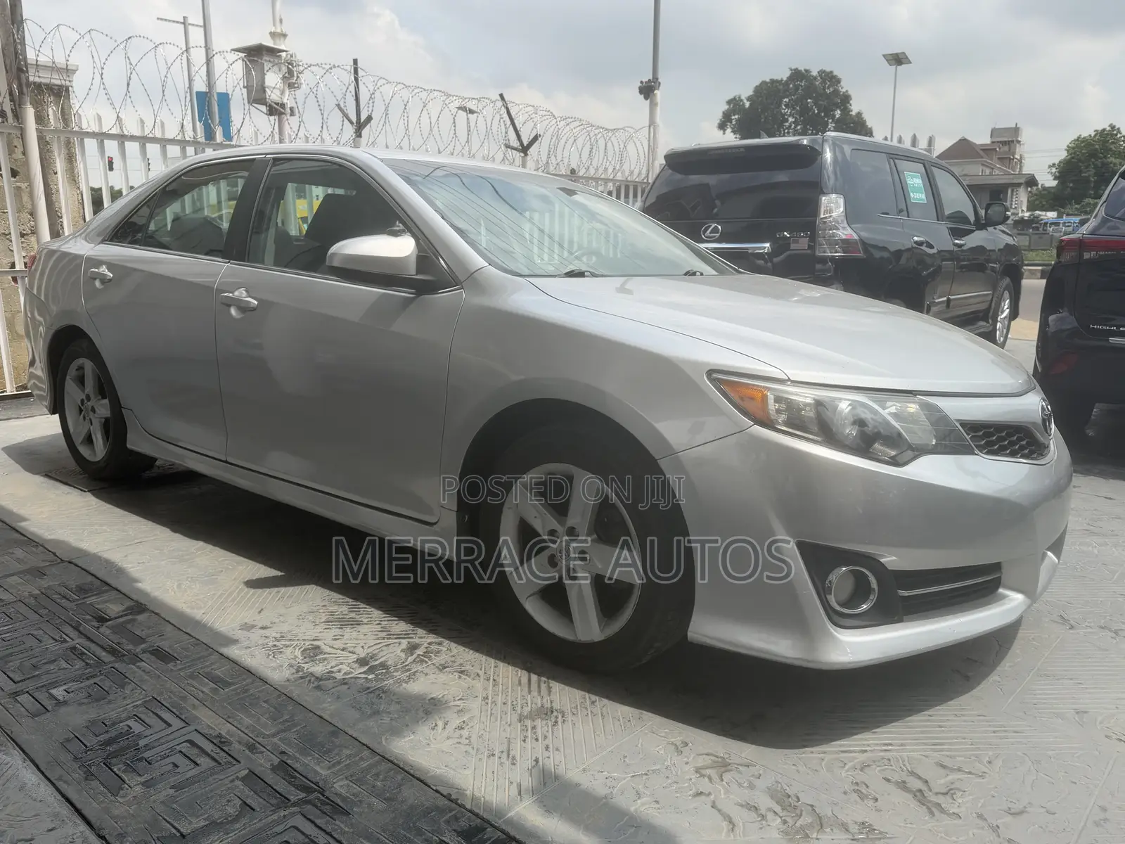 Toyota Camry SE 4dr Sedan (2.5L 4cyl 6A) 2012 Silver