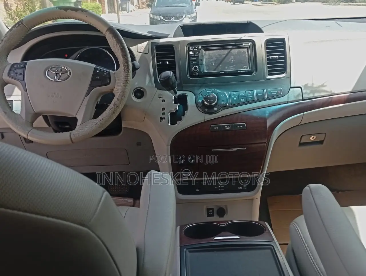 Toyota Sienna XLE 8-Passenger 4dr Minivan (3.5L 6cyl 6A) 2014 Red