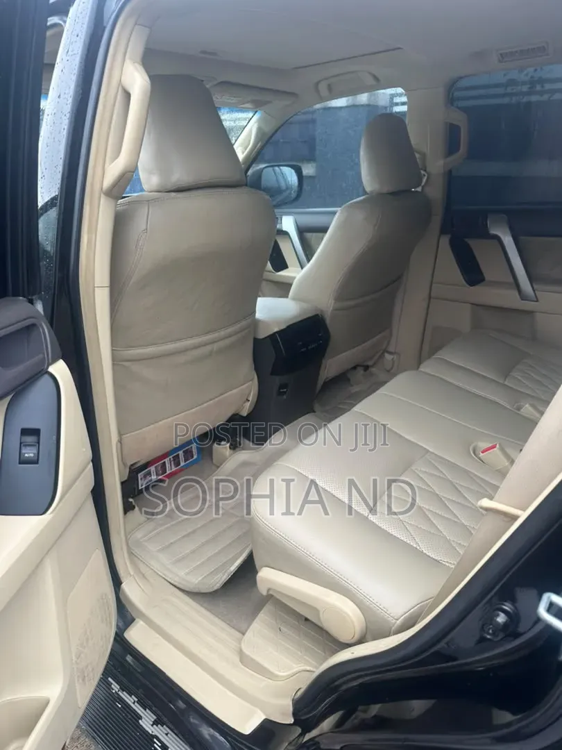 Toyota Land Cruiser Prado 2016 Black