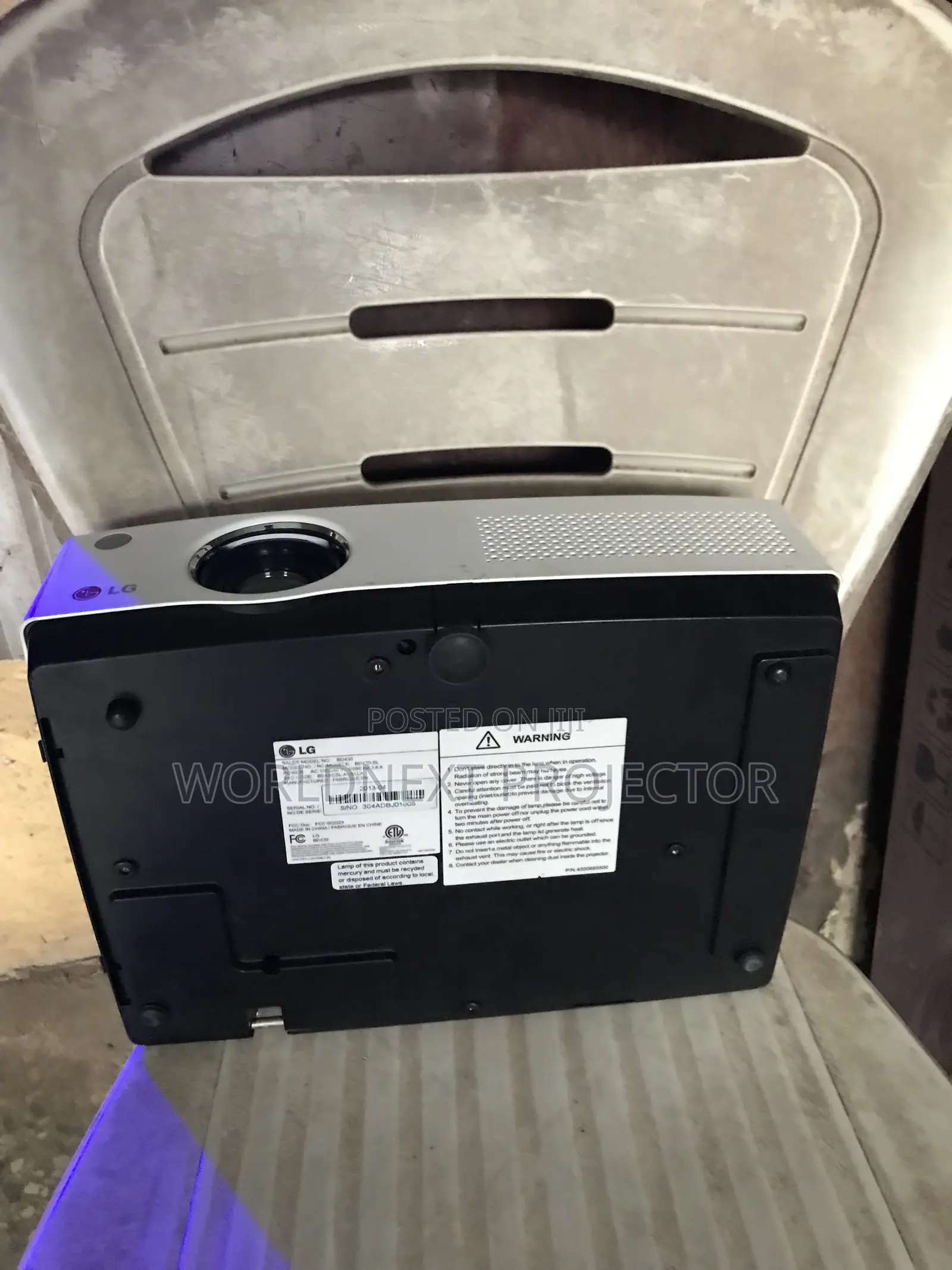 LG Widescreen Projector for Office and Presentation Use