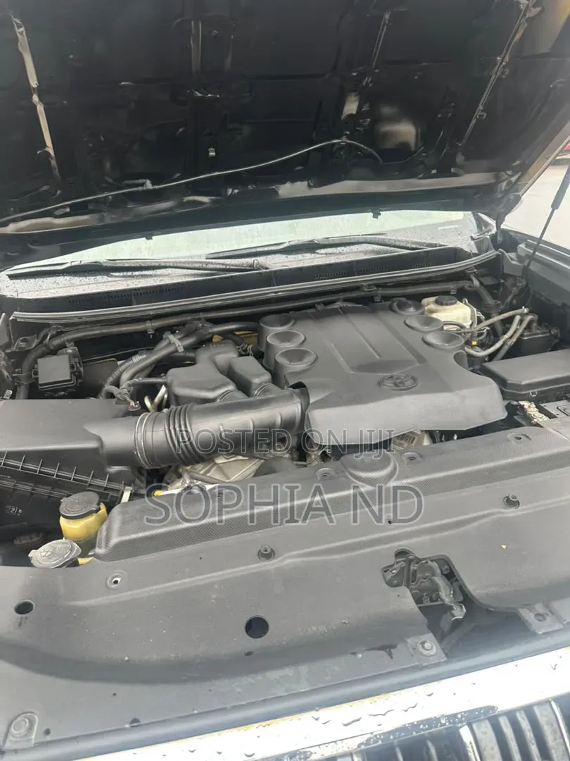 Toyota Land Cruiser Prado 2016 Black