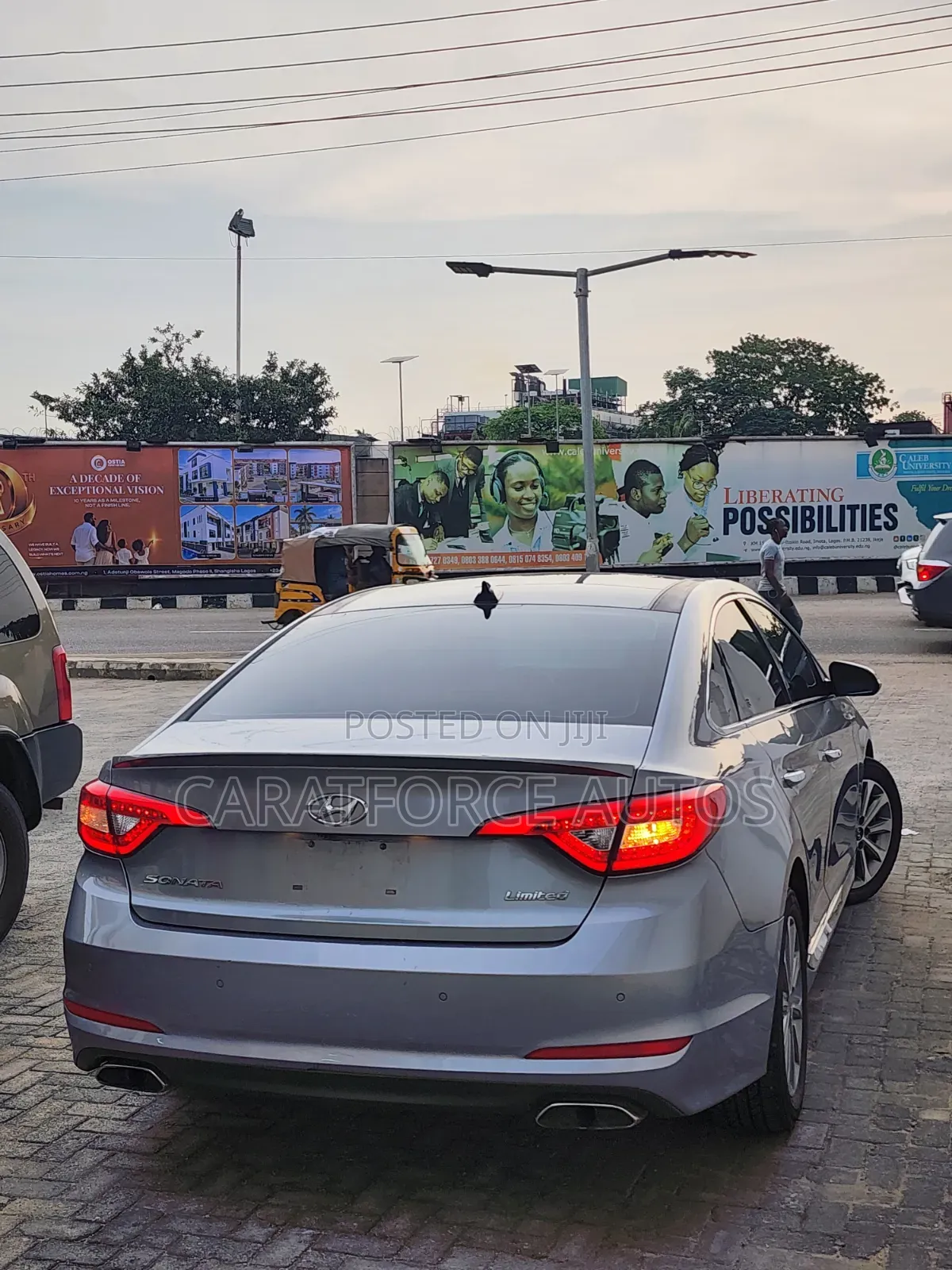 Hyundai Sonata Limited Sedan FWD (2.4L 4cyl 6A) 2016 Silver