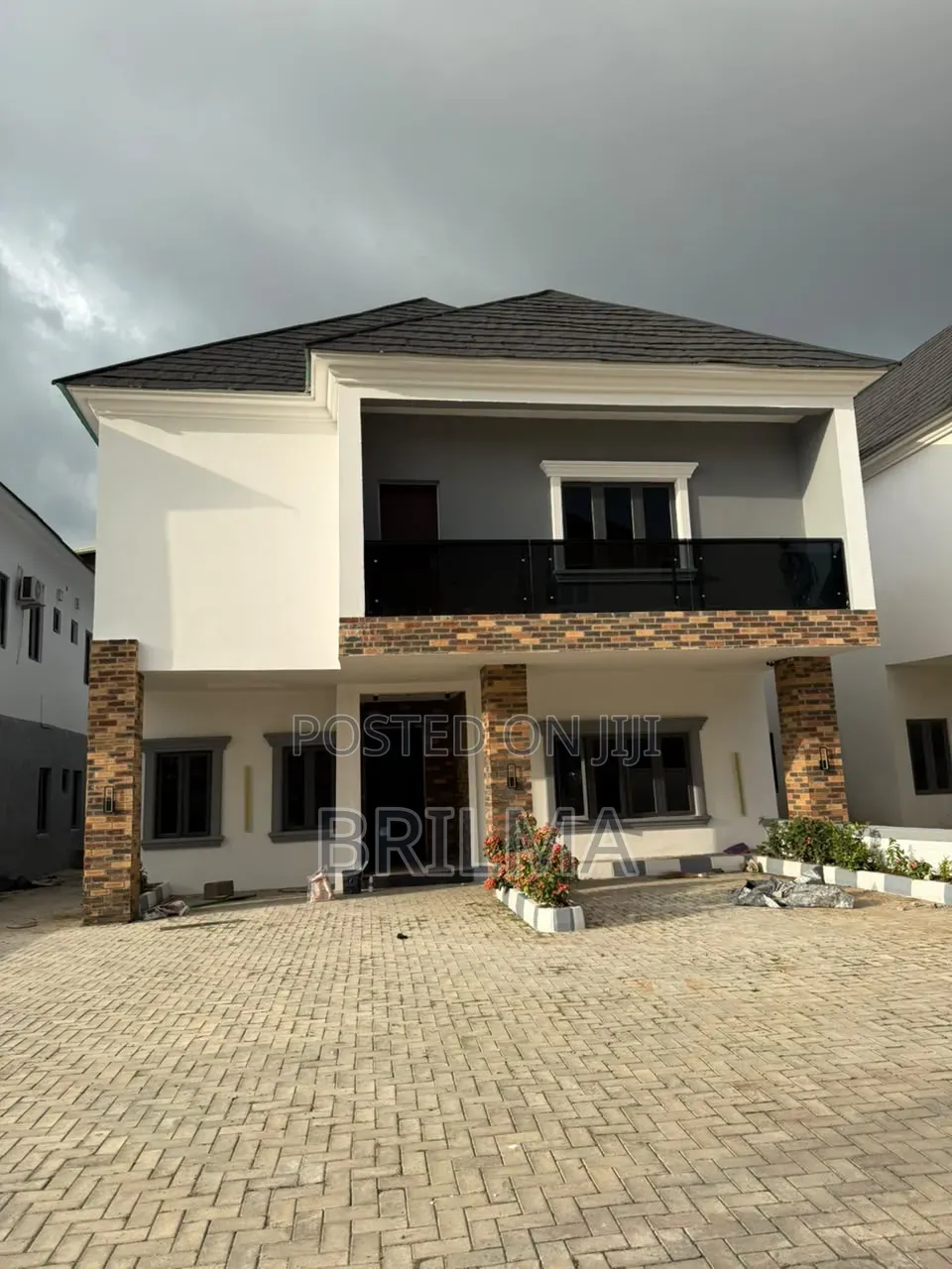 4bdrm Duplex in Jahi for sale