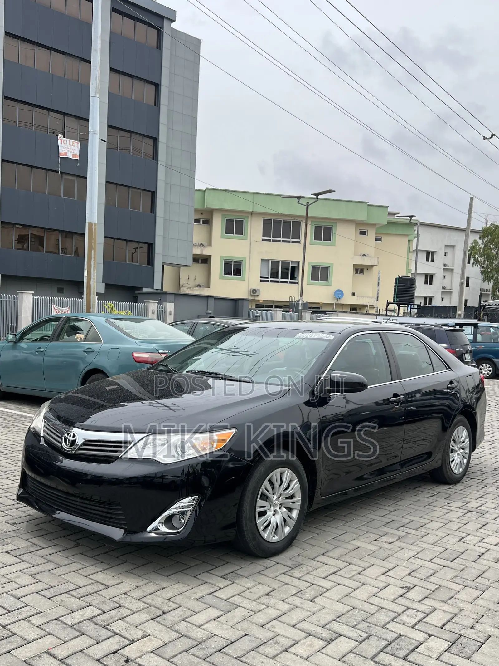 Toyota Camry LE 4dr Sedan (2.5L 4cyl 6A) 2013 Black