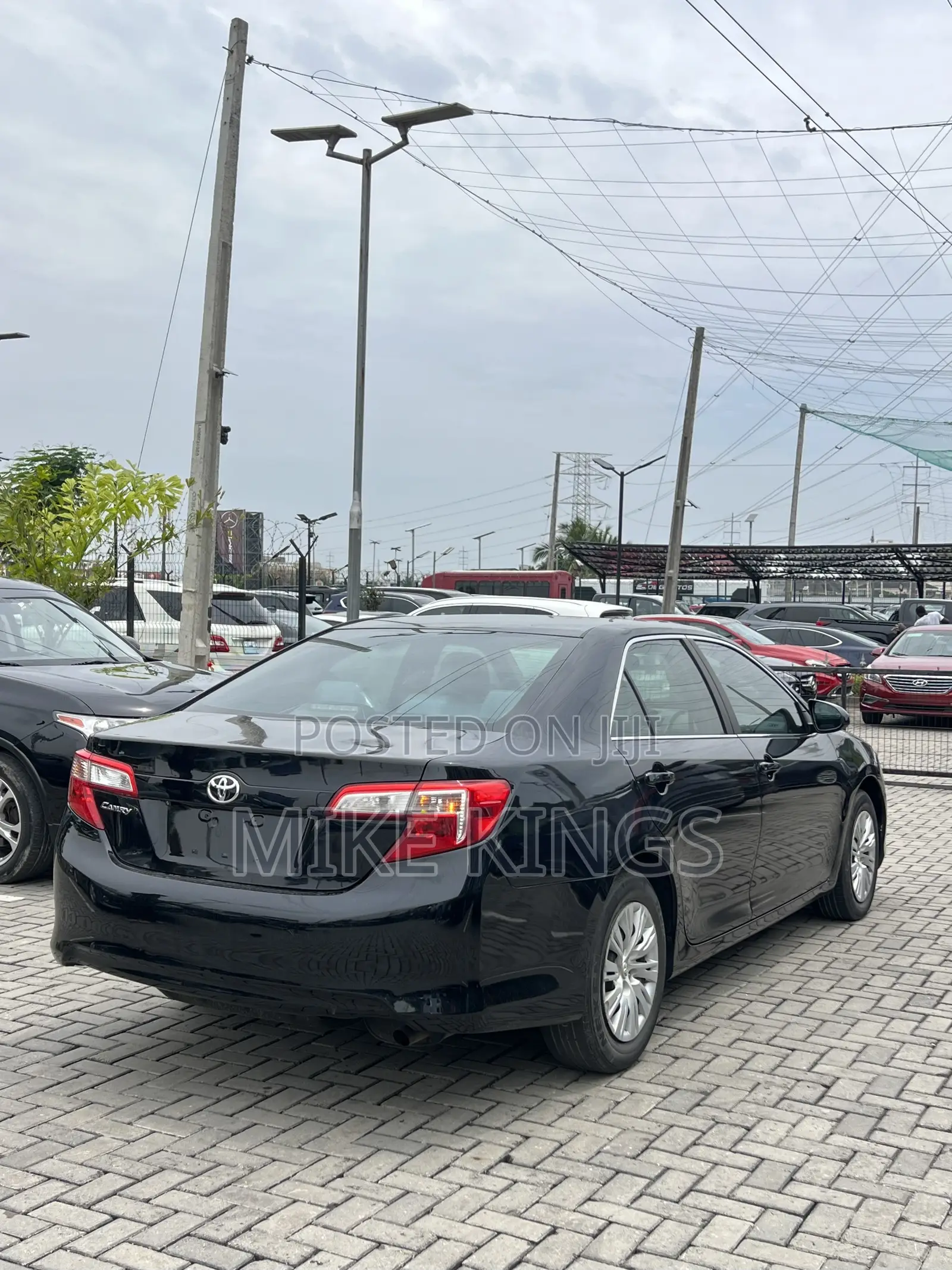 Toyota Camry LE 4dr Sedan (2.5L 4cyl 6A) 2013 Black