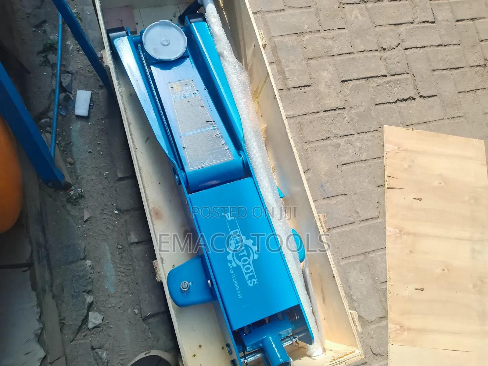 5 Ton Hydraulic Long Chassis Service Jack.