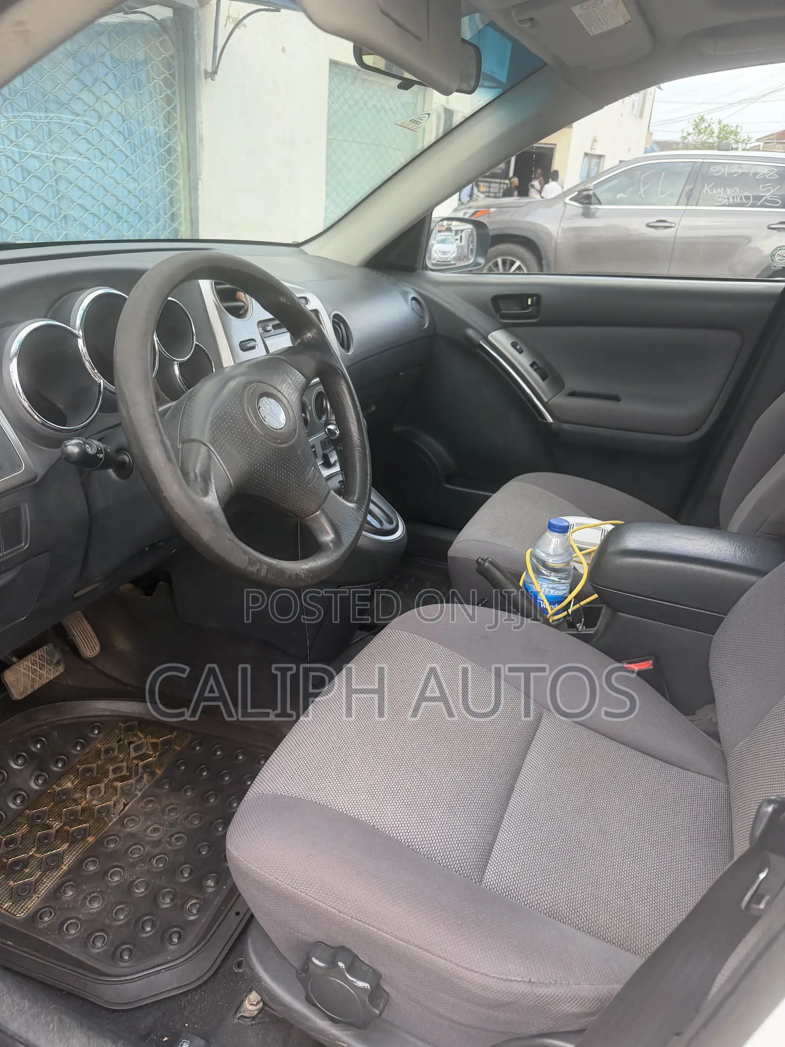 Pontiac Vibe Automatic 2003 White