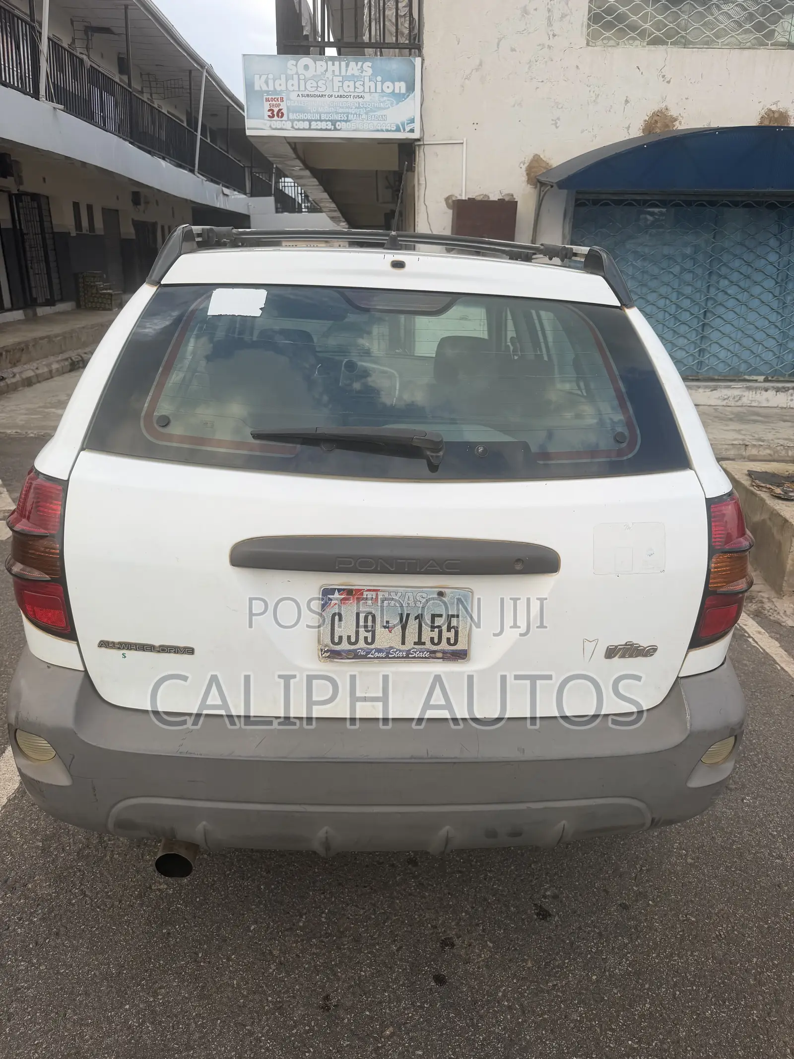 Pontiac Vibe Automatic 2003 White