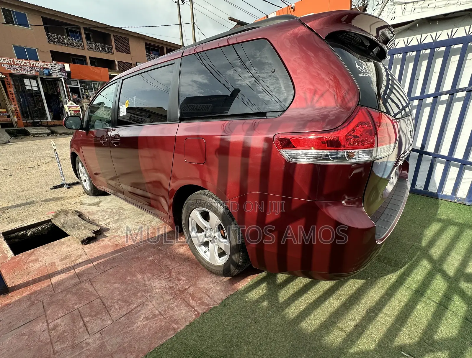 Toyota Sienna LE 8 Passenger 2011 Red