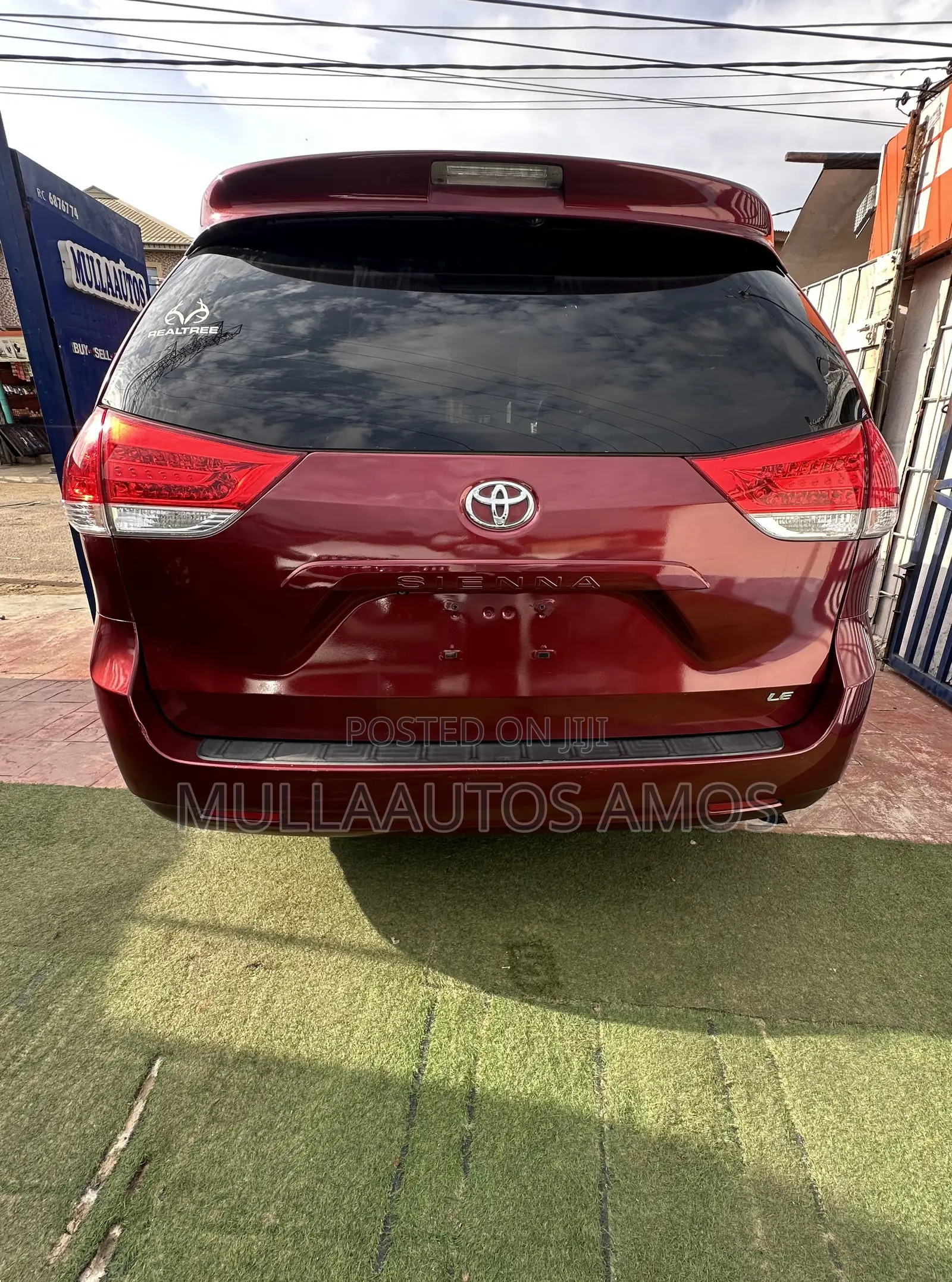 Toyota Sienna LE 8 Passenger 2011 Red