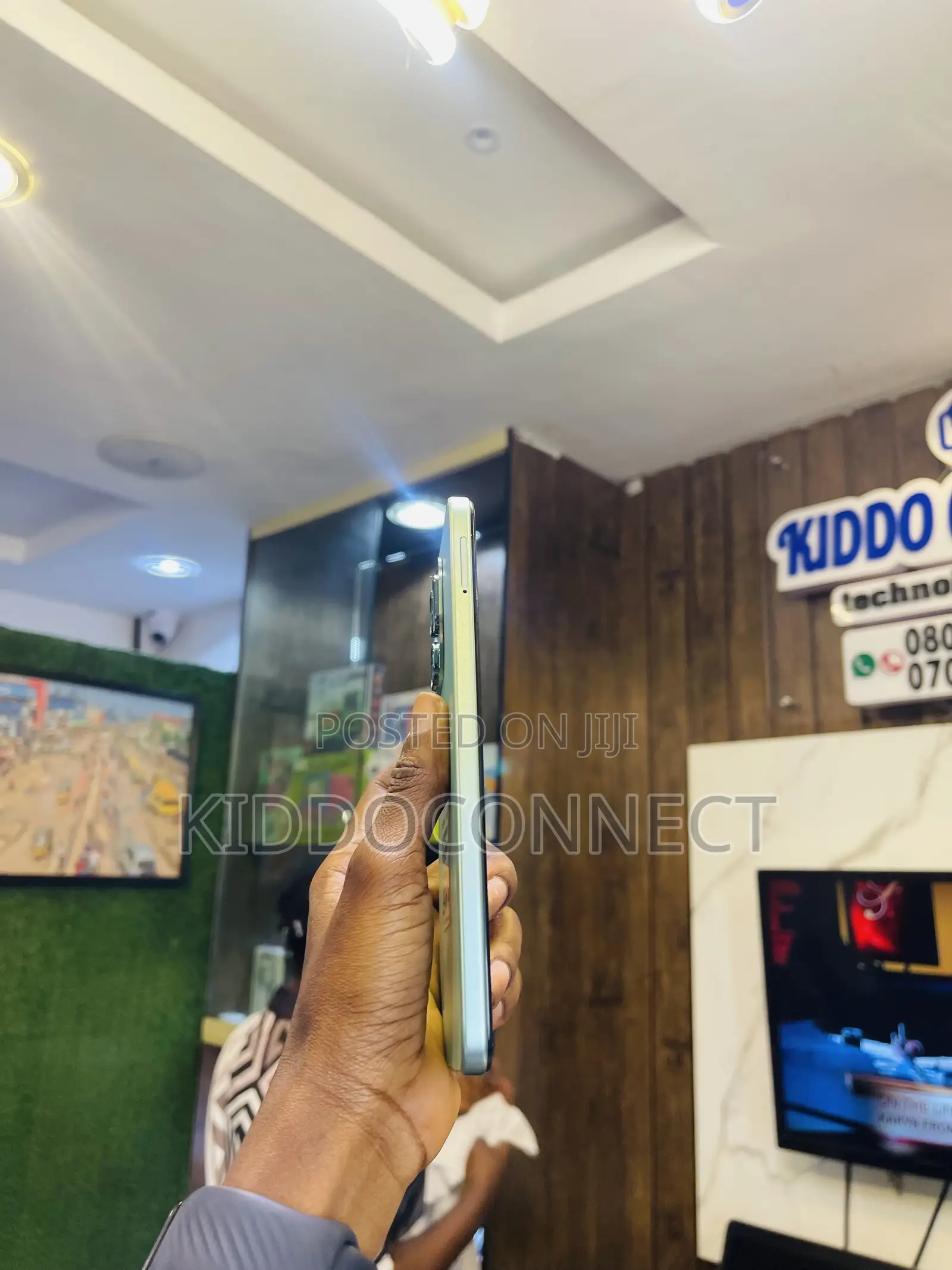 Infinix Hot 50i 128 GB Green