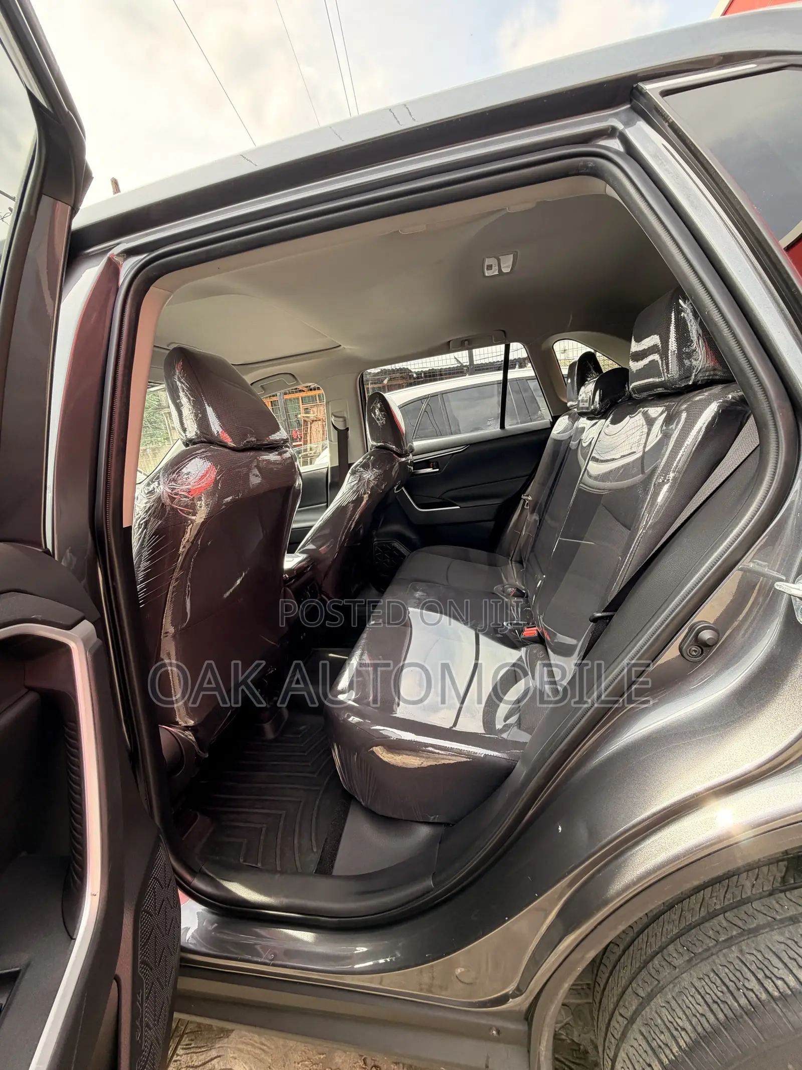 Toyota RAV4 XLE AWD 2019 Gray
