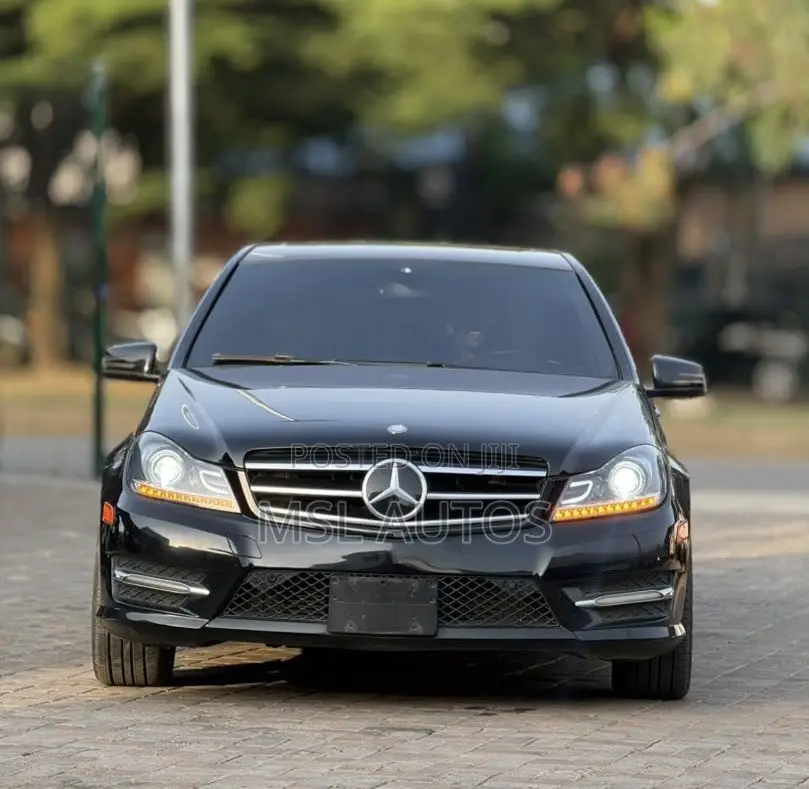 Mercedes-Benz C250 2014 Black