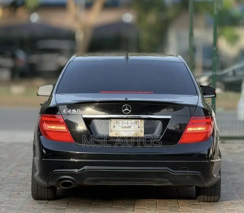 Mercedes-Benz C250 2014 Black