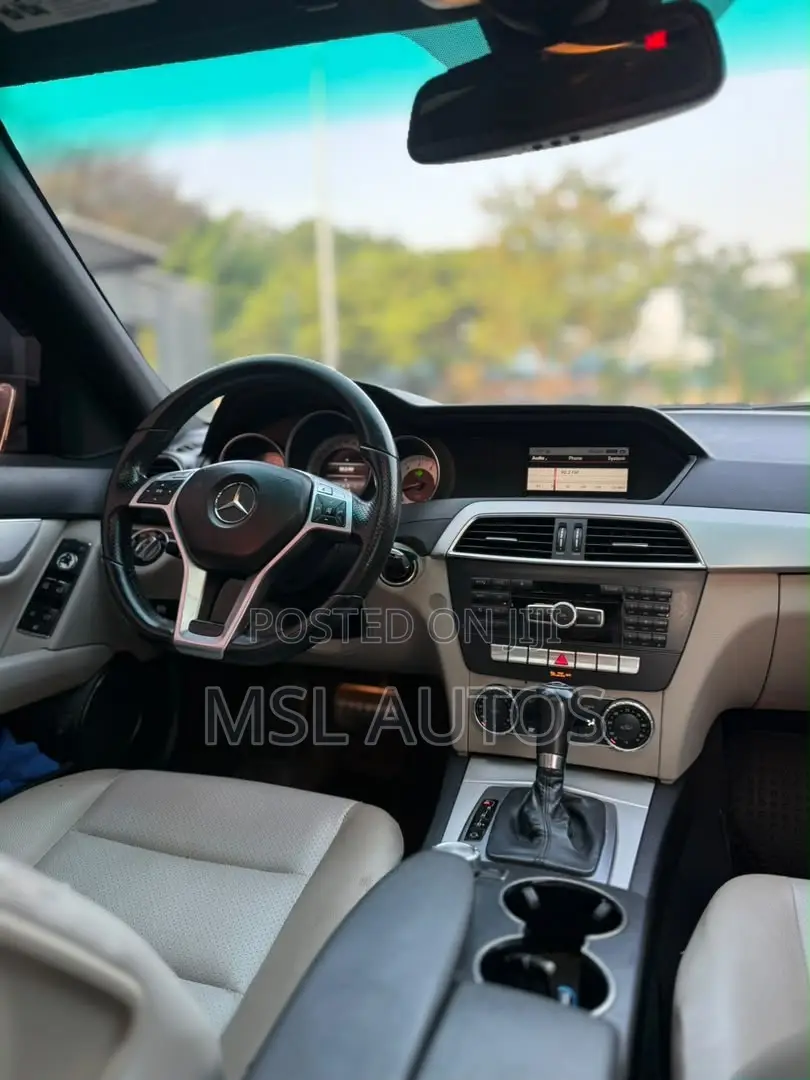 Mercedes-Benz C250 2014 Black