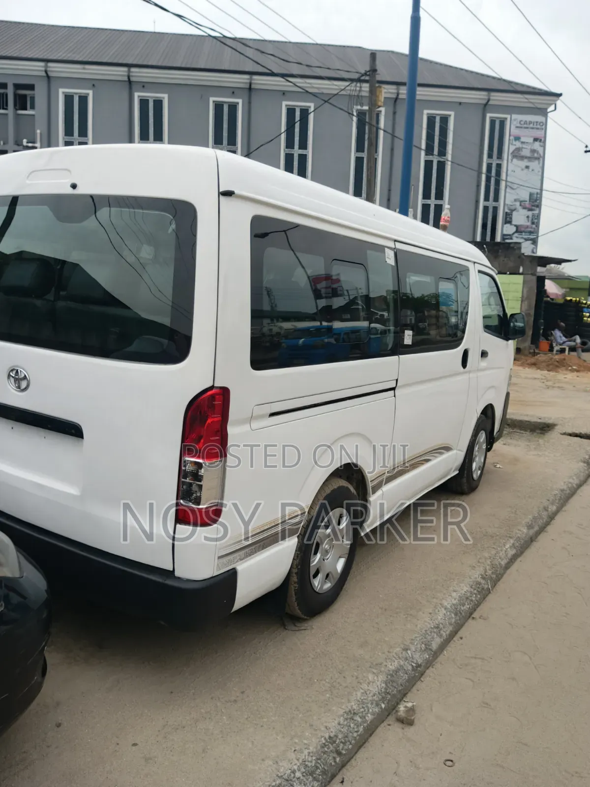 Toyota HiAce 2012 White
