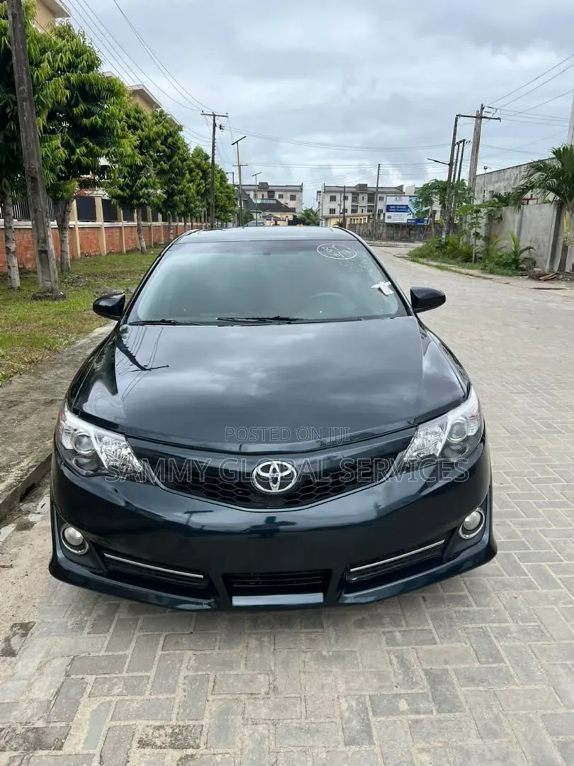 Toyota Camry 2014 Gray