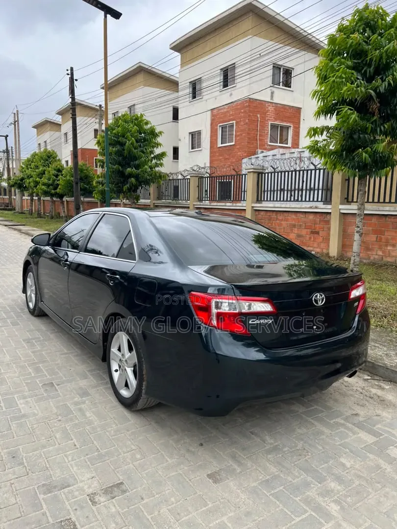 Toyota Camry 2014 Gray