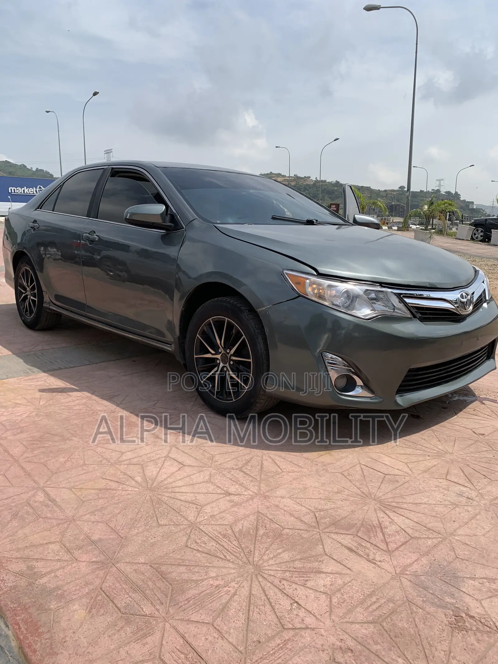 Toyota Camry SE 4dr Sedan (2.5L 4cyl 6A) 2013 Green
