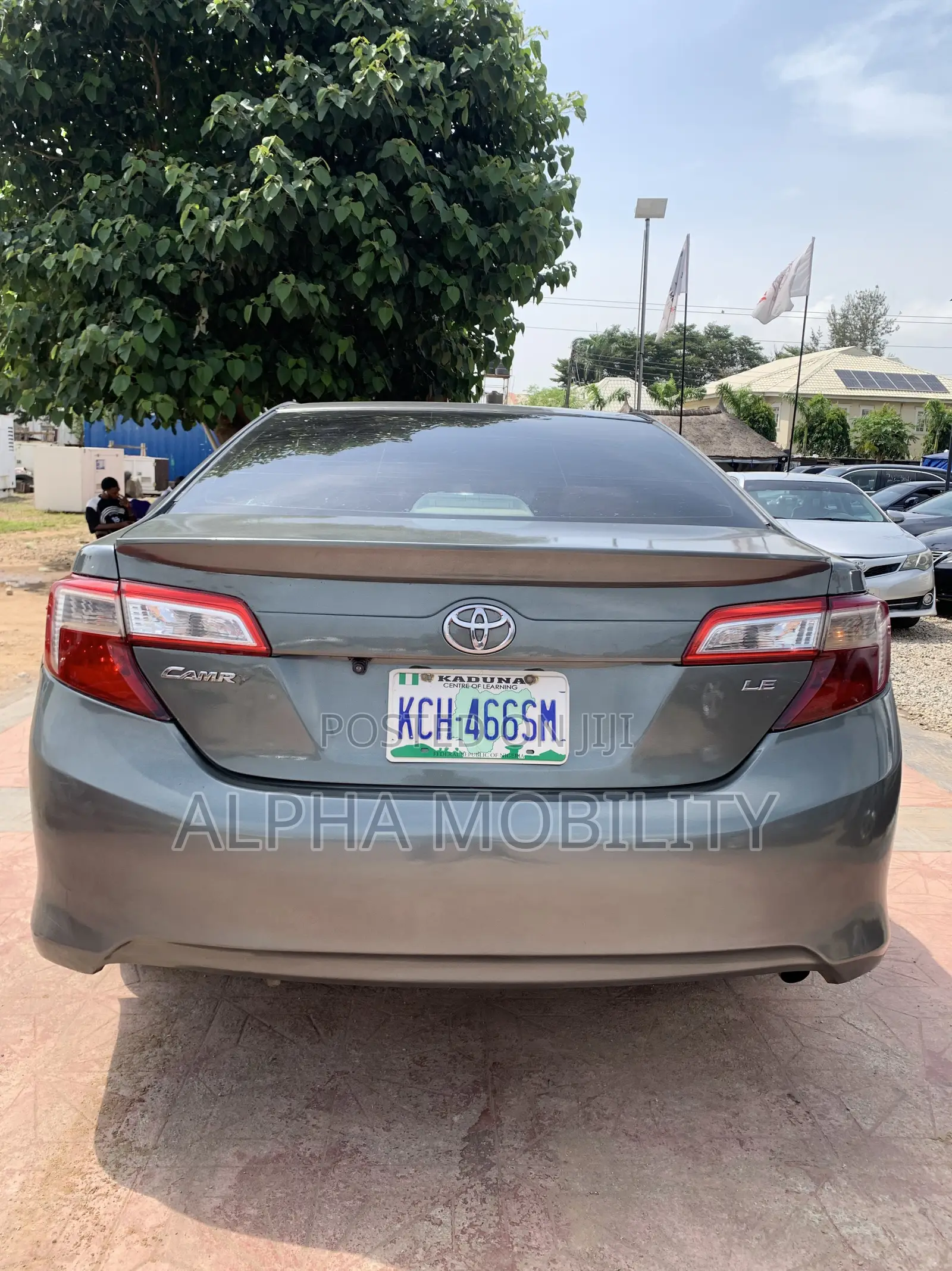 Toyota Camry SE 4dr Sedan (2.5L 4cyl 6A) 2013 Green