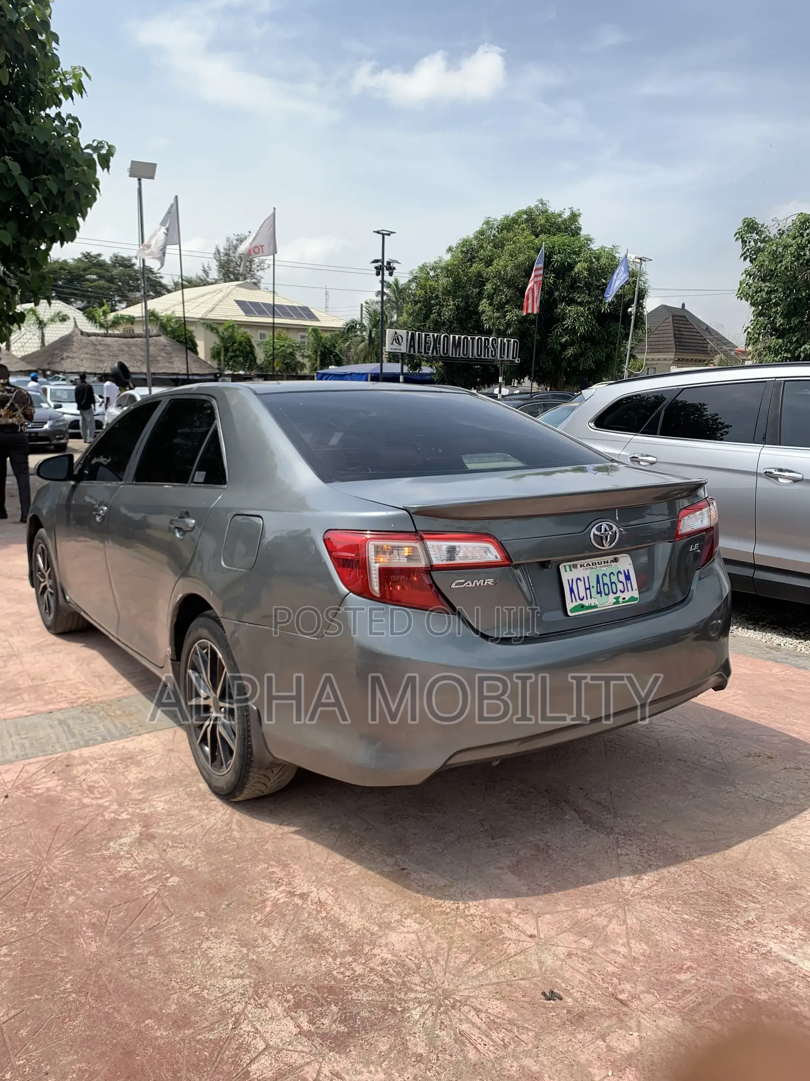 Toyota Camry SE 4dr Sedan (2.5L 4cyl 6A) 2013 Green