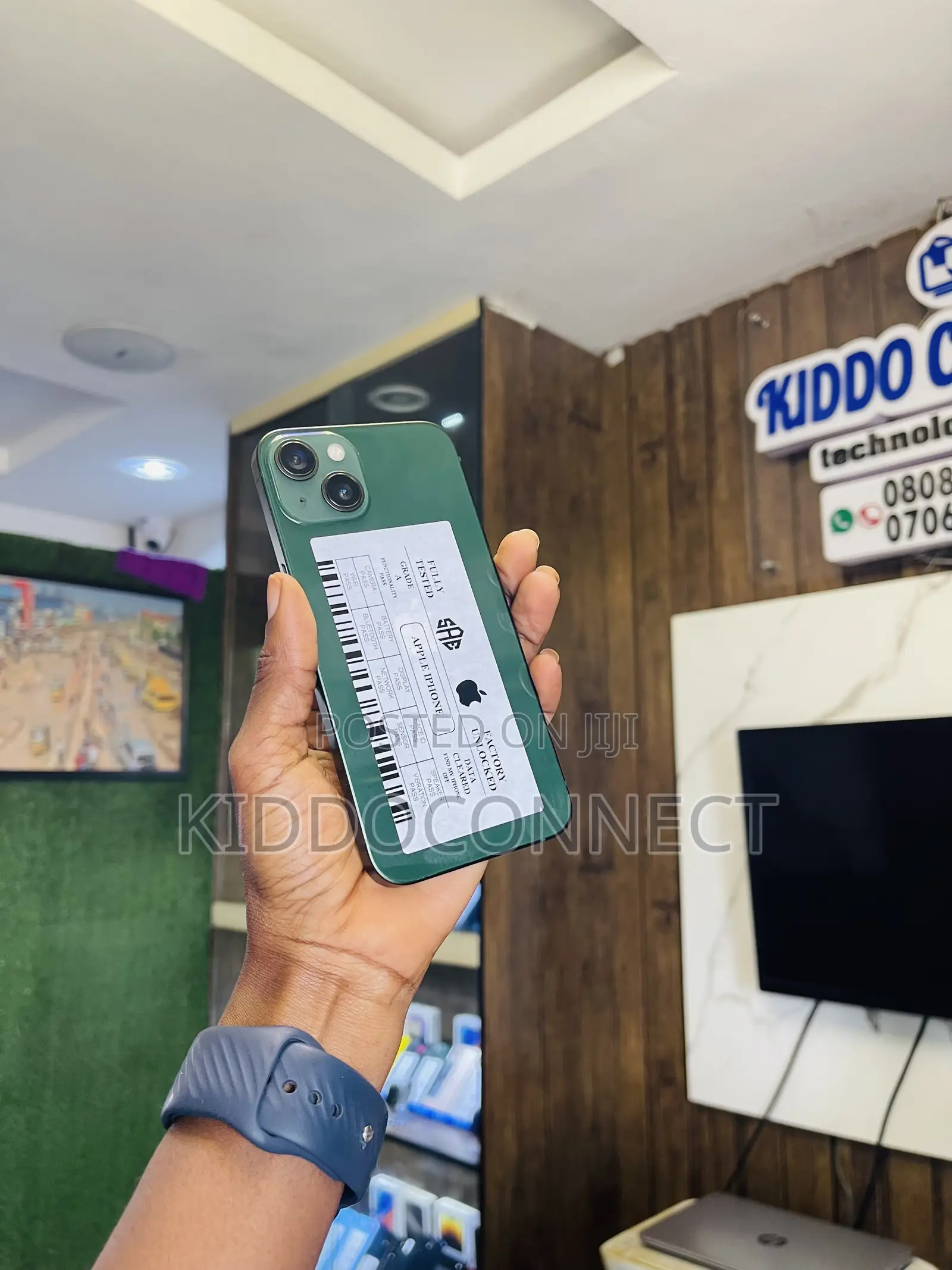 Apple iPhone 13 128 GB Green