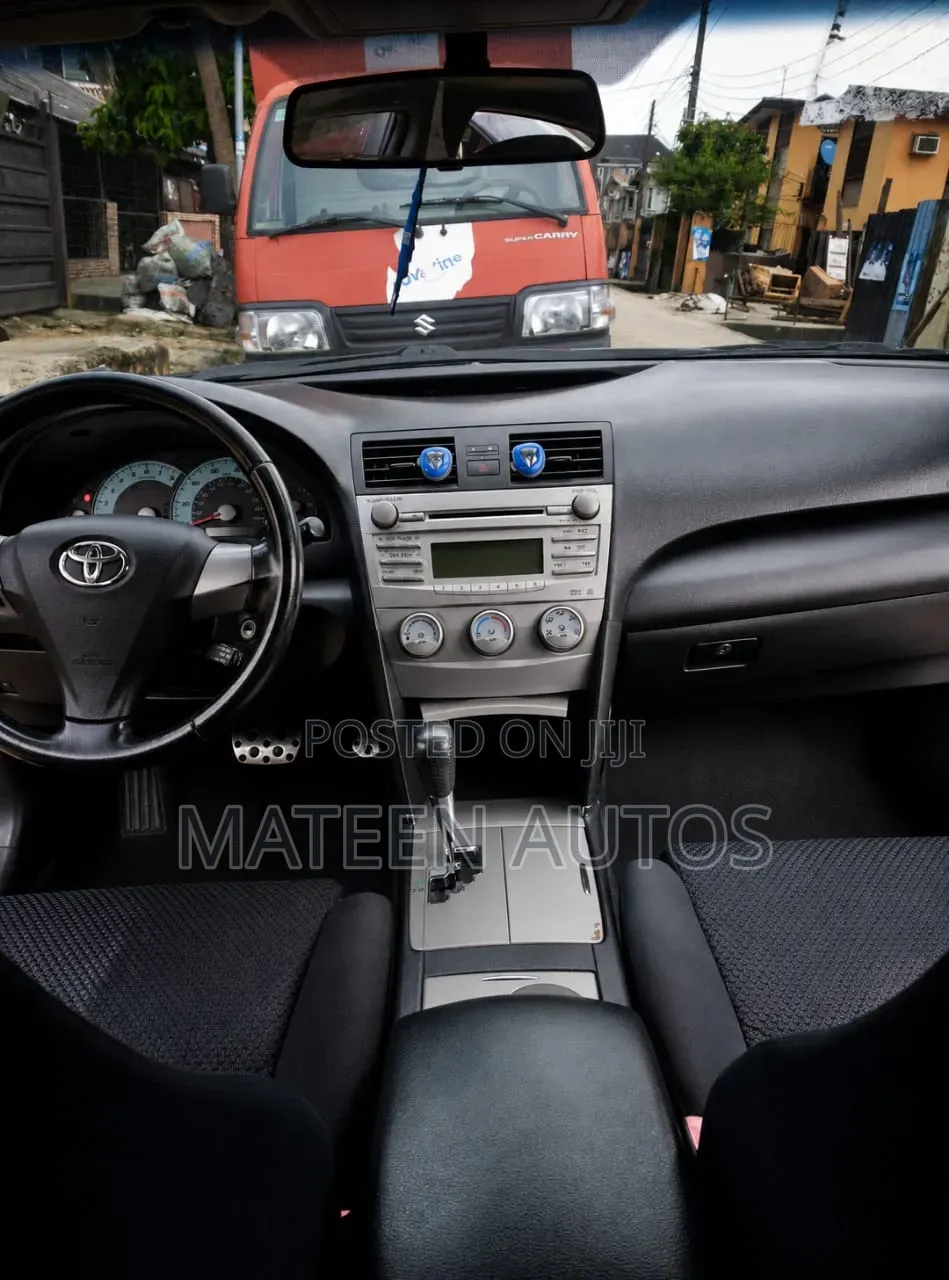 Toyota Camry SE 4dr Sedan (2.5L 4cyl 6A) 2011 Black