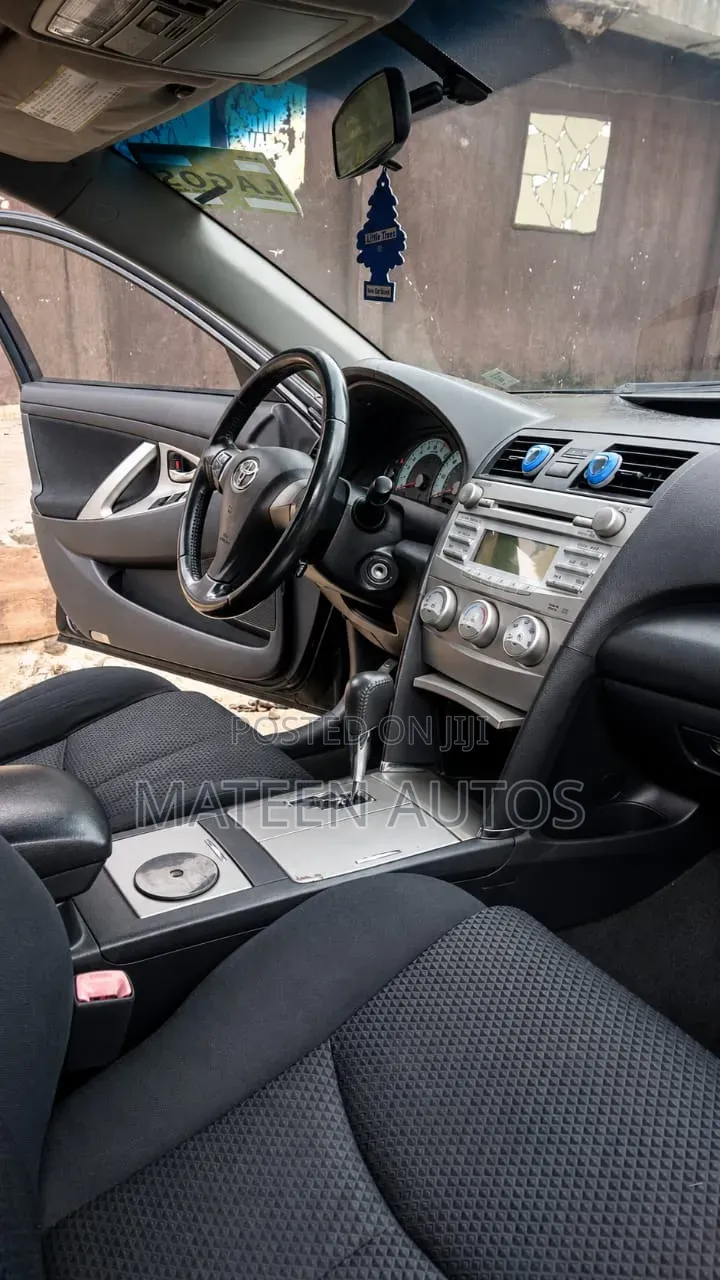 Toyota Camry SE 4dr Sedan (2.5L 4cyl 6A) 2011 Black