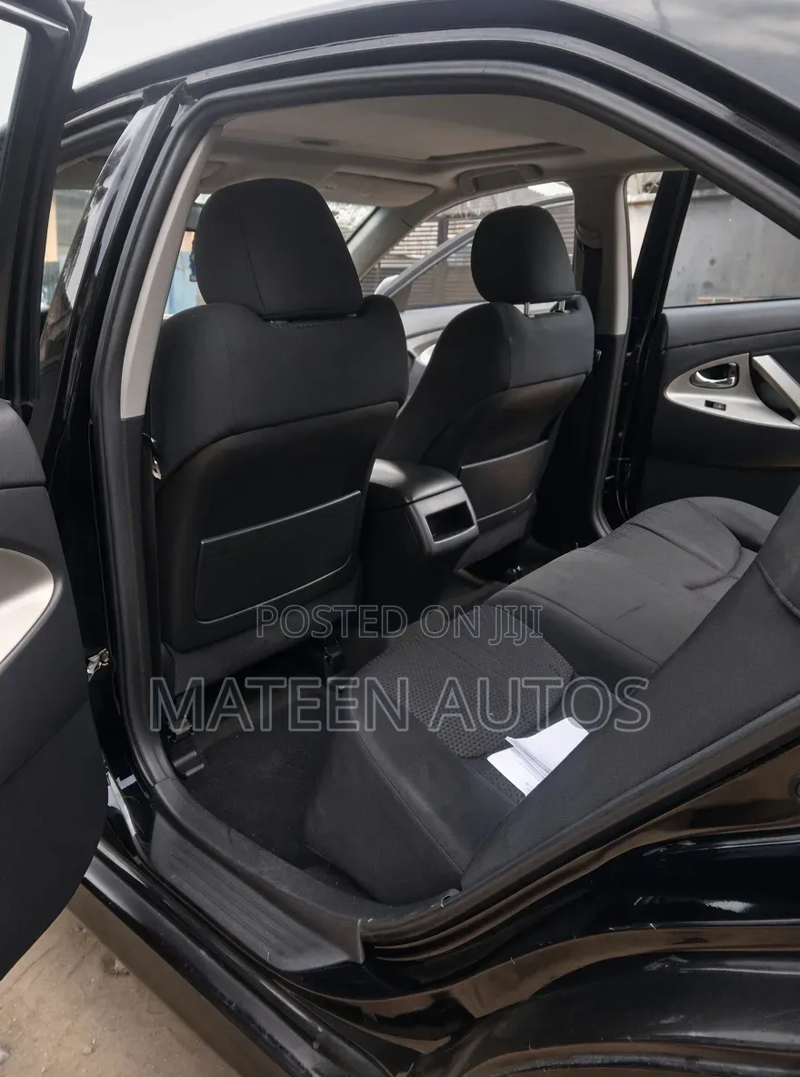 Toyota Camry SE 4dr Sedan (2.5L 4cyl 6A) 2011 Black