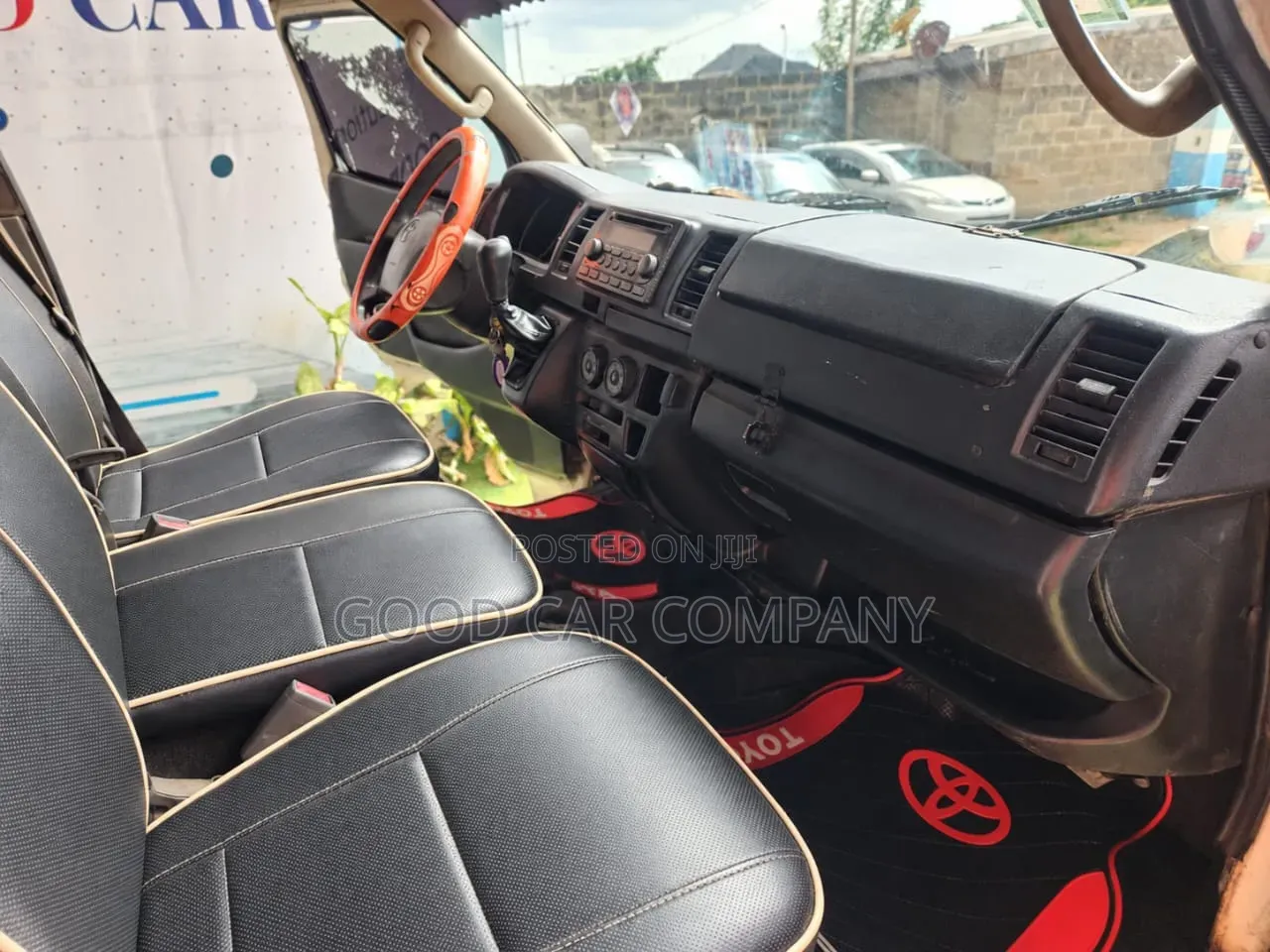 Toyota HiAce 2007 White